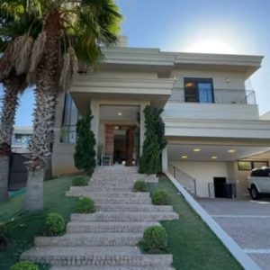Casa de 3 dormitórios e 2 suítes em um condomínio fechado